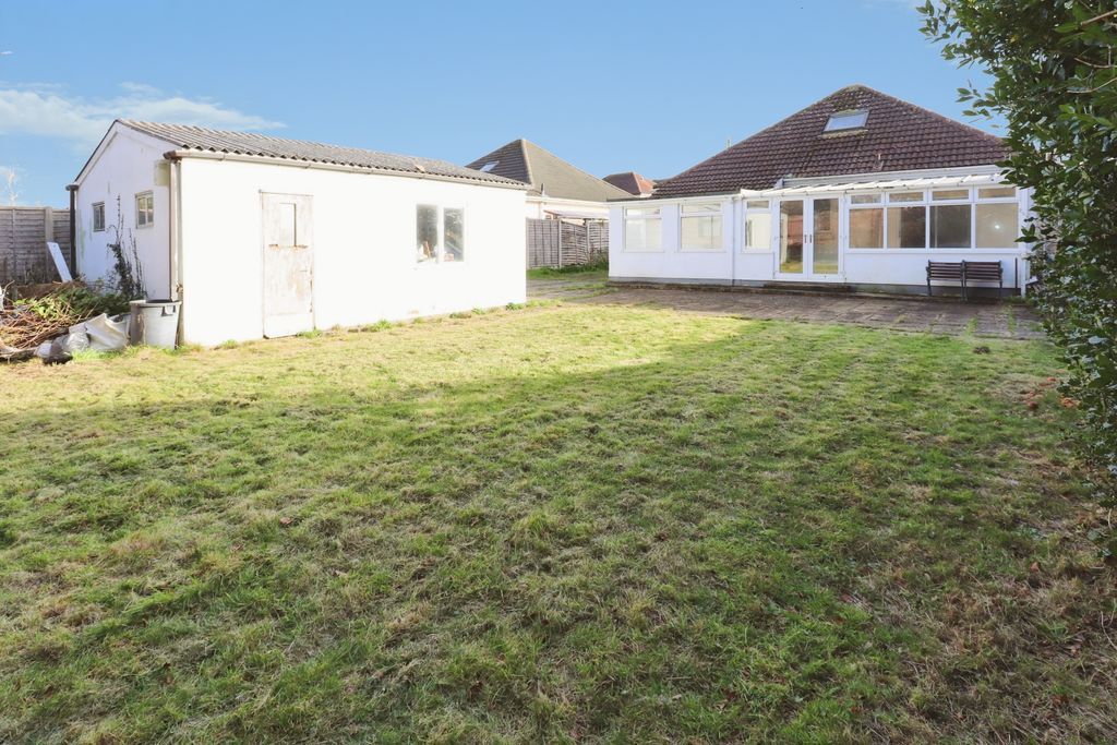 Property photo 3 of 17 Photo 9