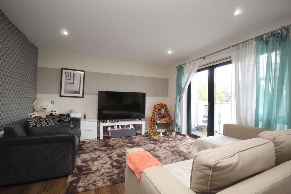 Property photo 3 of 9 Gallery