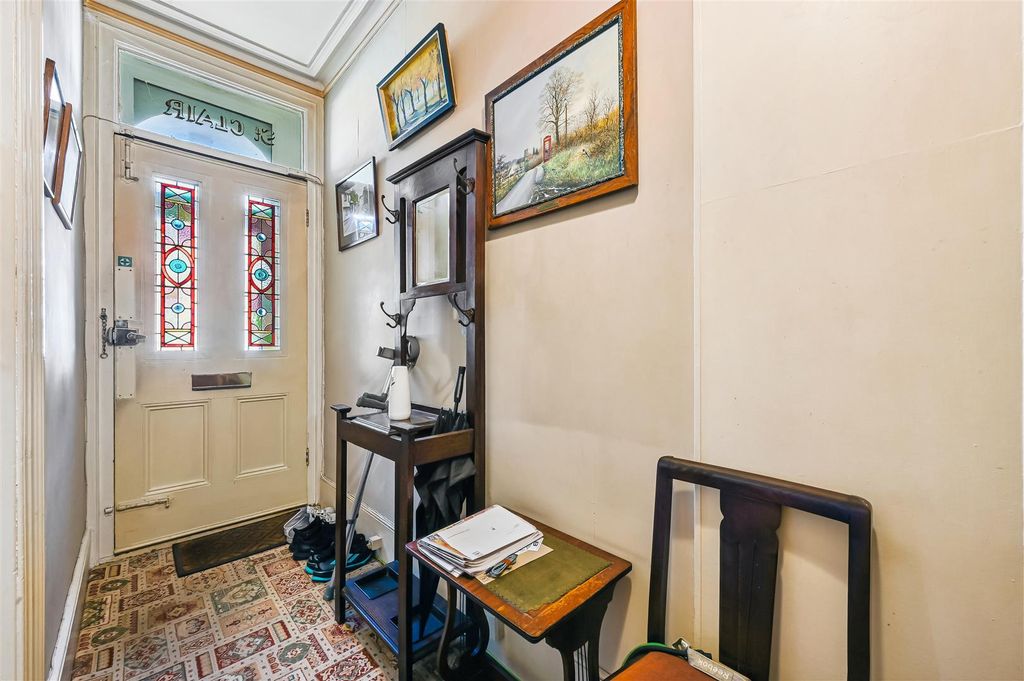 Property photo 3 of 12 Hallway