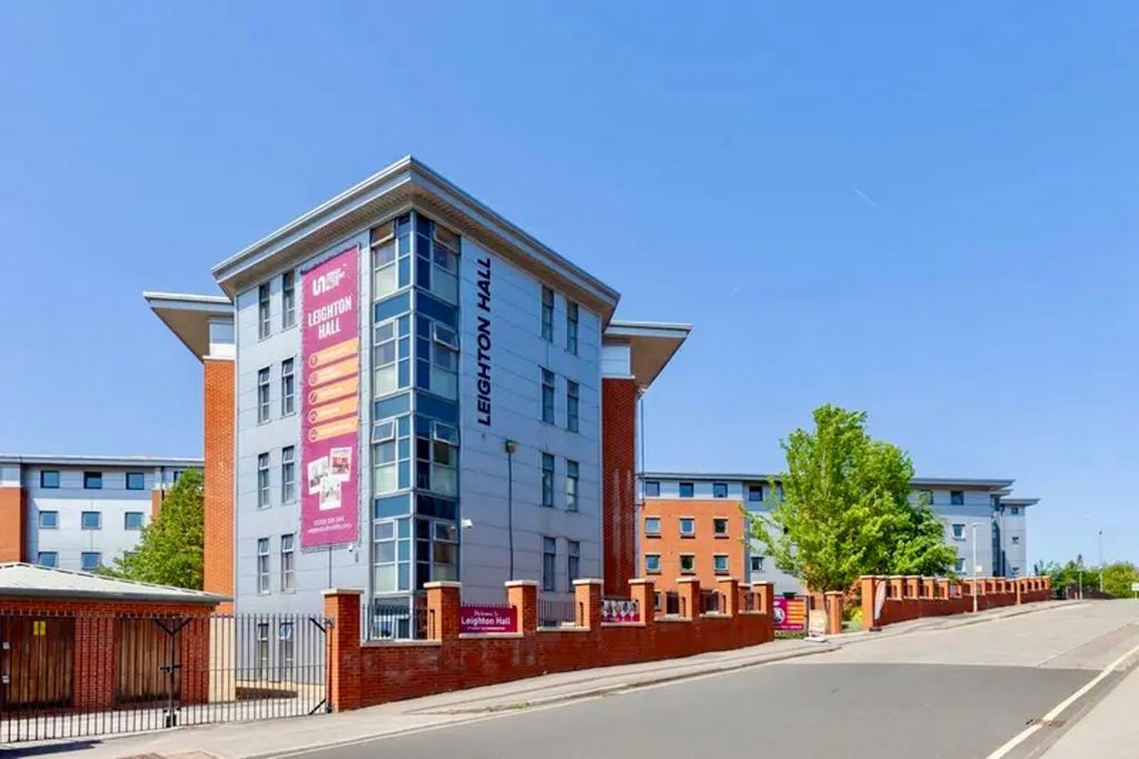 Property photo 1 of 12