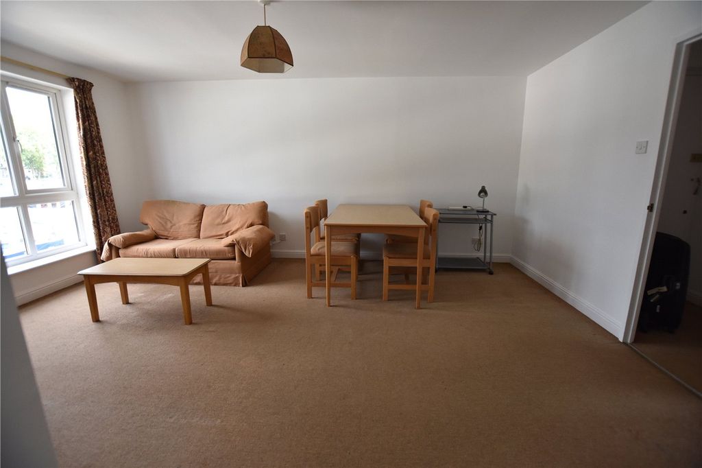 Property photo 2 of 8 Picture No. 03