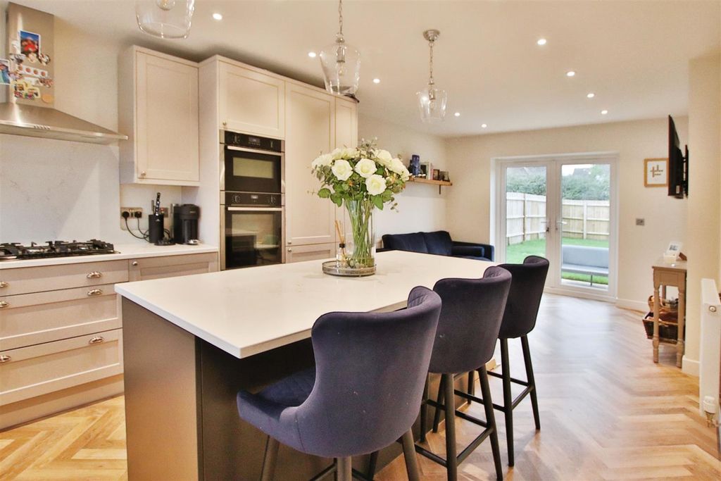 Property photo 2 of 13 Gallery