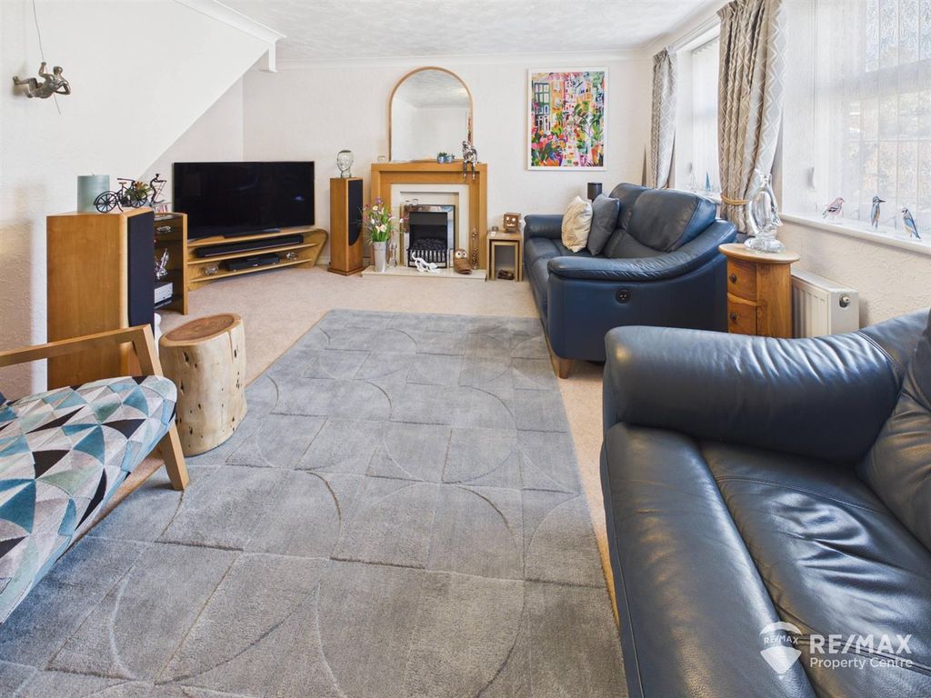 Property photo 3 of 27 Cam02842G0-Pr0391-Still009.Jpg