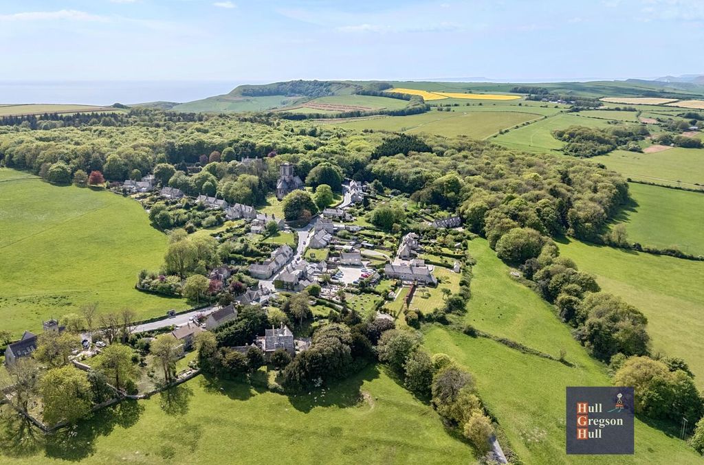 Property photo 3 of 41 122178B7-3E8B-4127-9189-0E396755Cdf2.Jpg