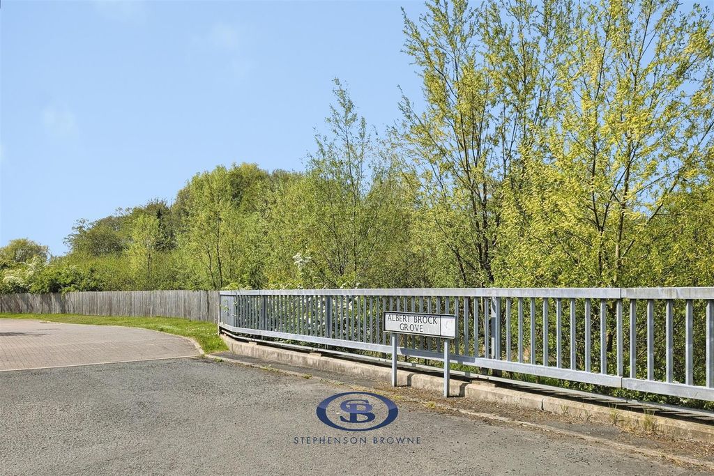 Property photo 2 of 28 275c8476-1.Jpg