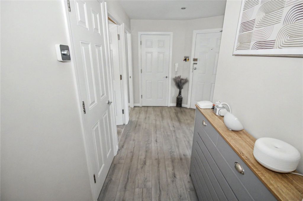 Property photo 2 of 18 Picture No. 19