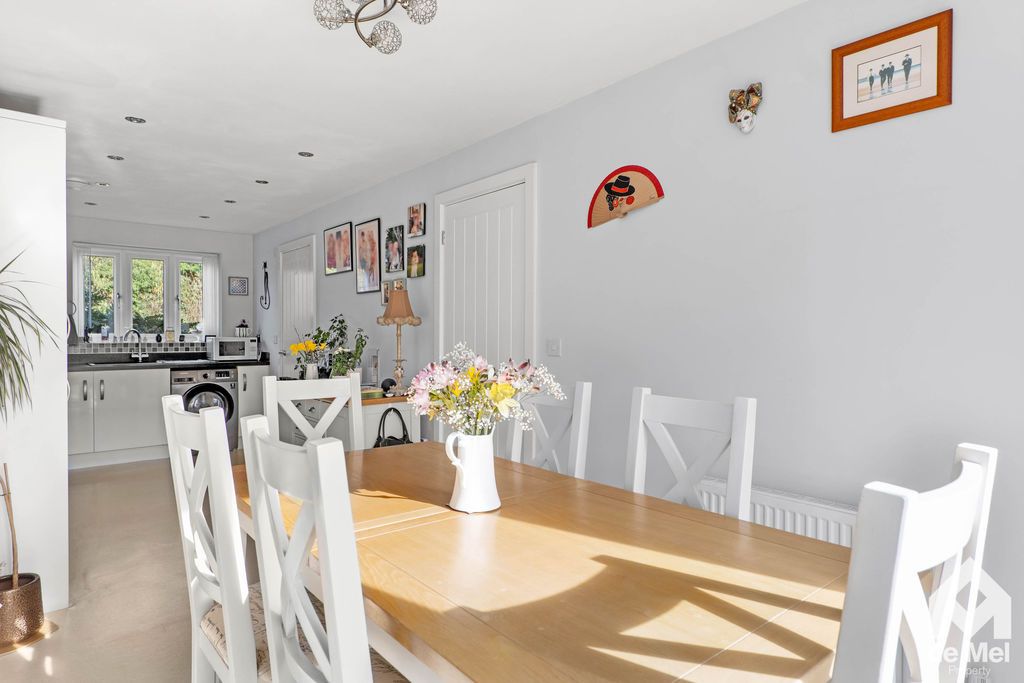 Property photo 2 of 20 Photo 14