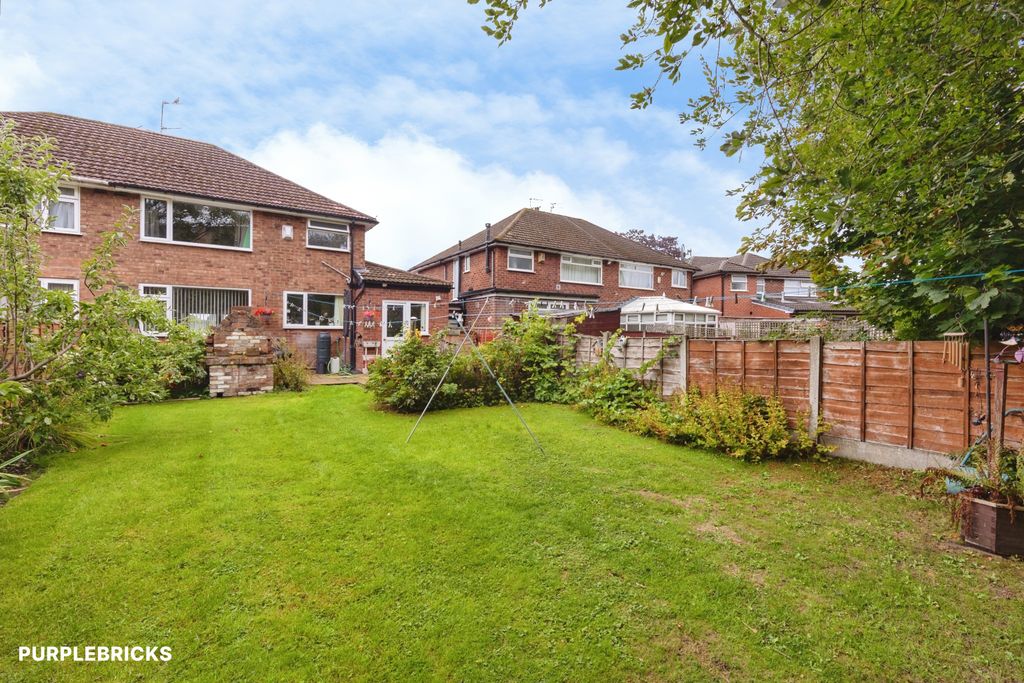 Property photo 2 of 27
