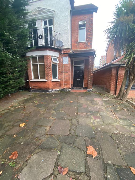 Property photo 3 of 5