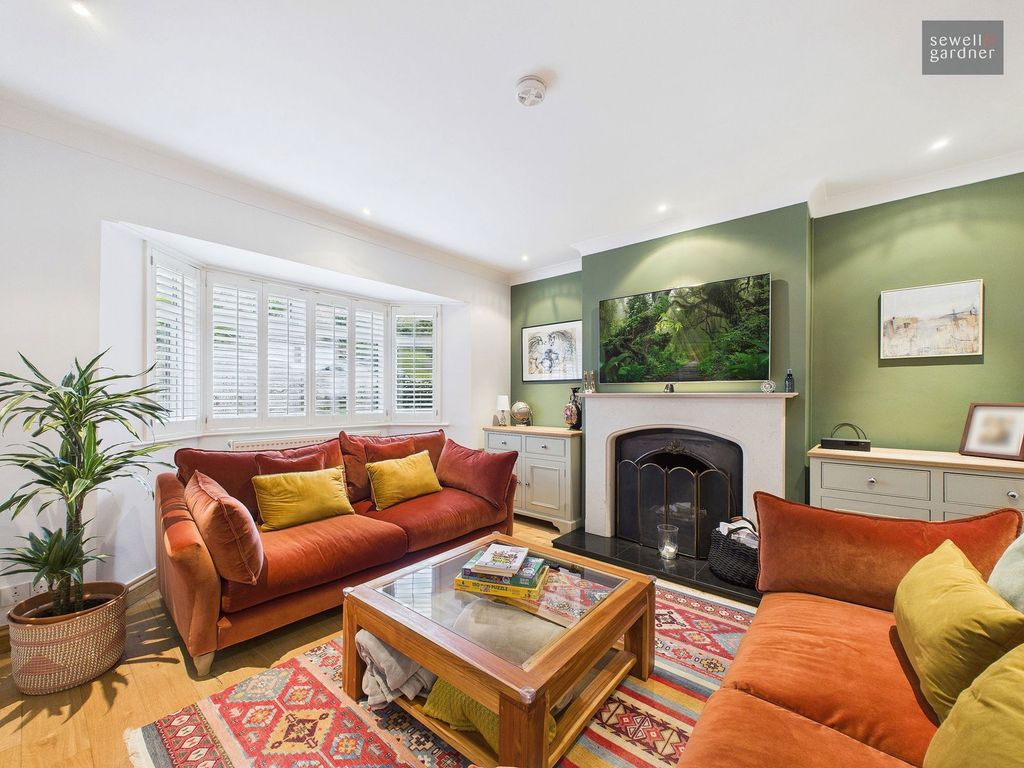 Property photo 2 of 21