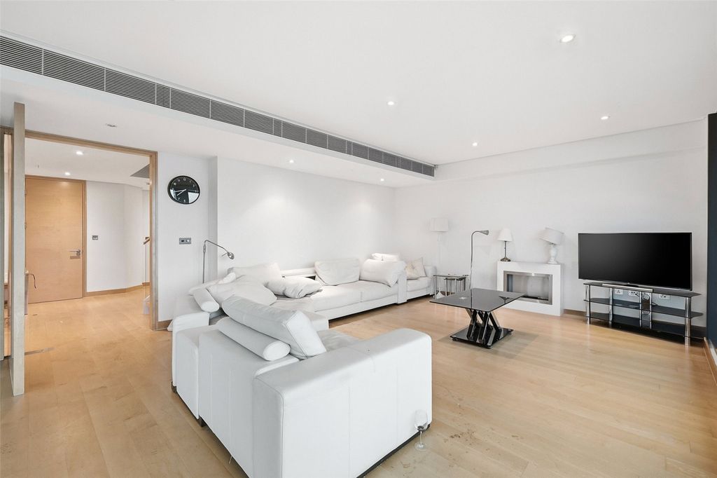 Property photo 3 of 44 Picture No. 03