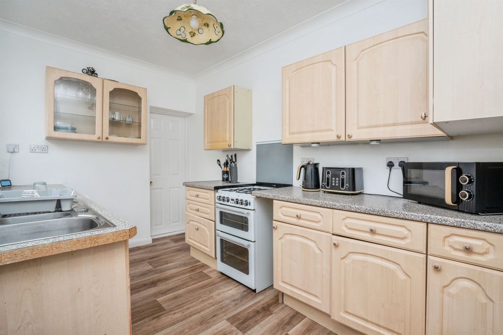 Property photo 2 of 13