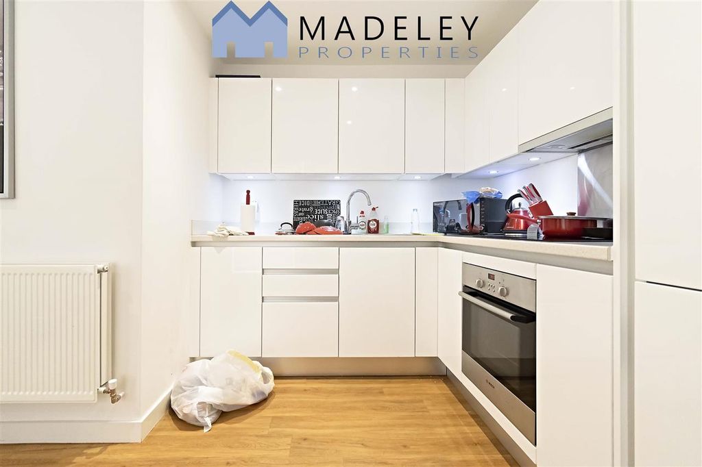 Property photo 3 of 24