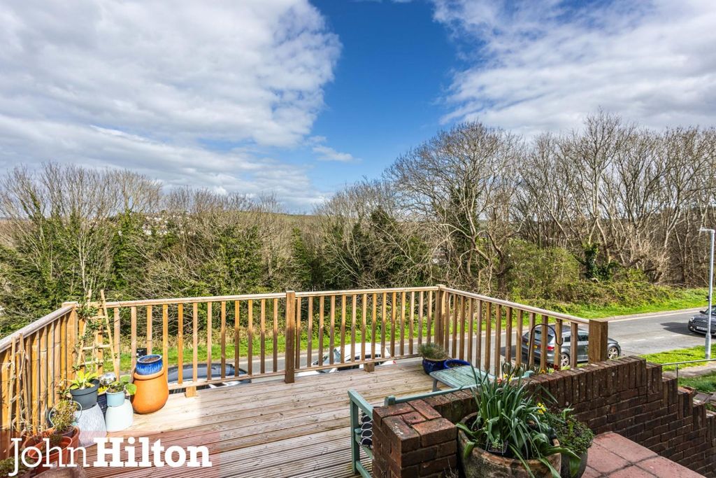 Property photo 3 of 23 Jevington Drive-5.Jpg