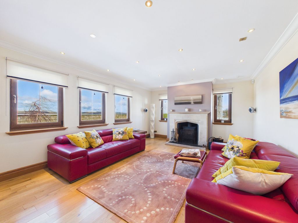 Property photo 3 of 26