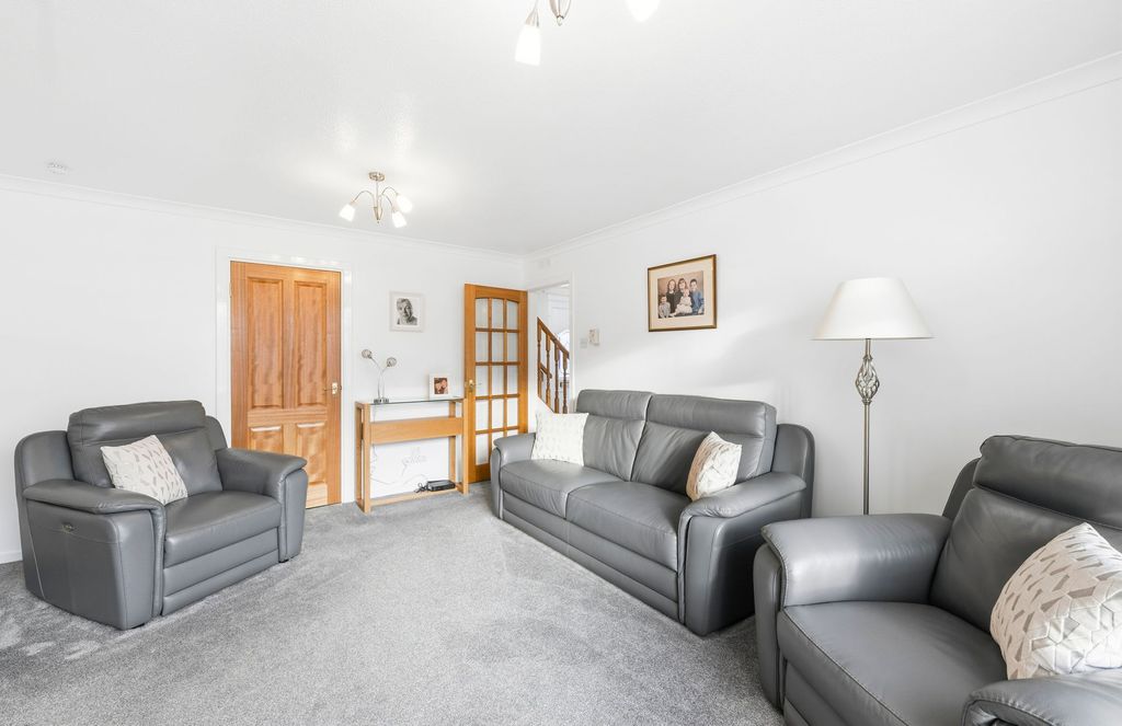 Property photo 3 of 26