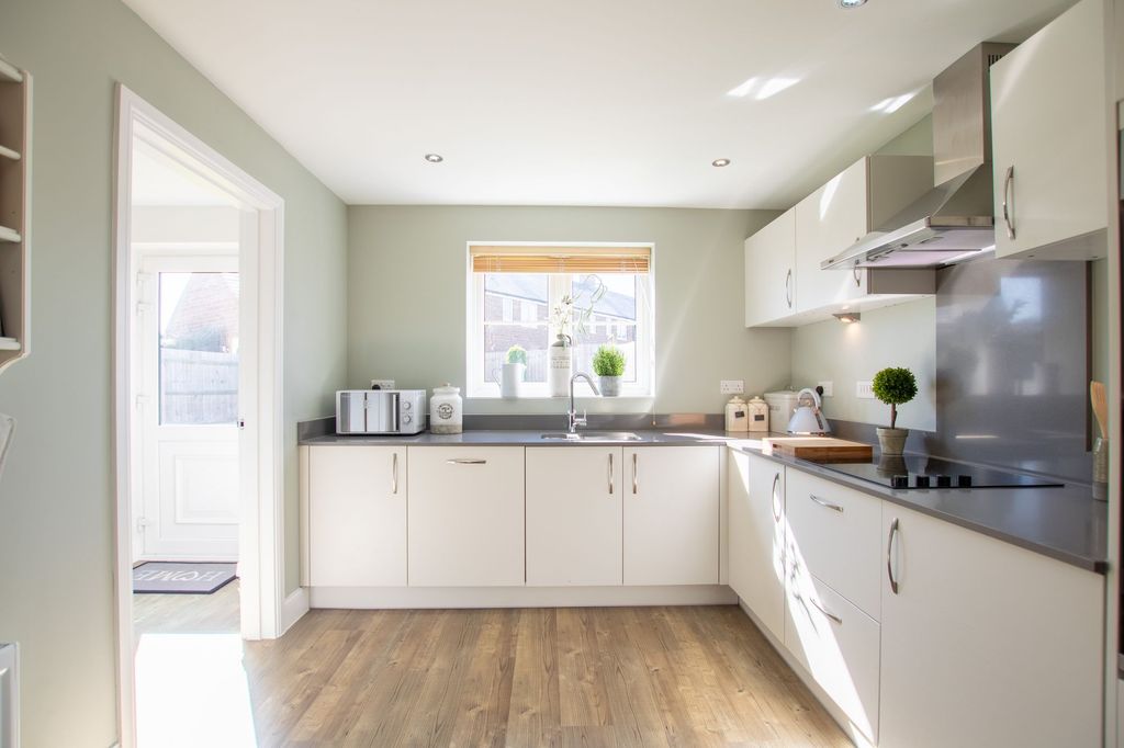 Property photo 3 of 26