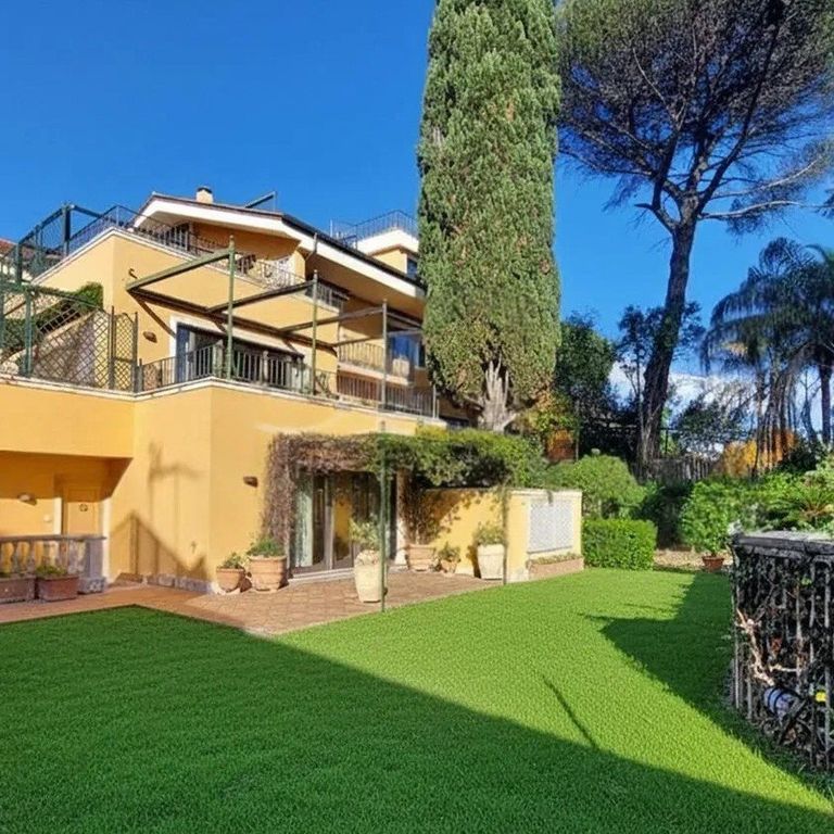 Property photo 1 of 18 Elegant Villa In Rome, Lazio Region