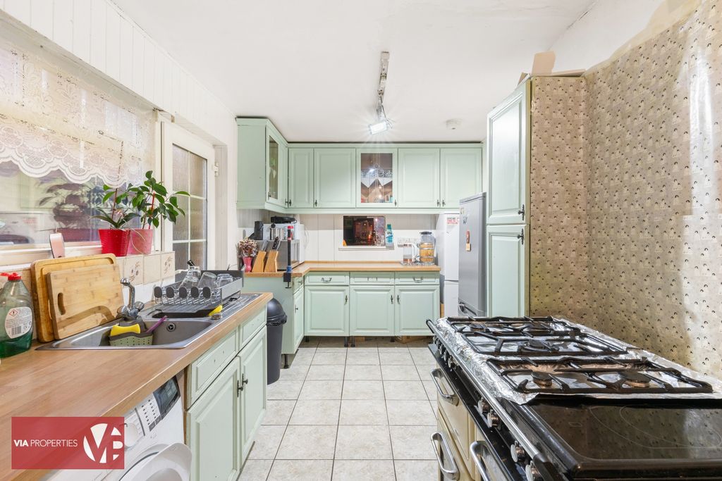 Property photo 3 of 28 Photo 5