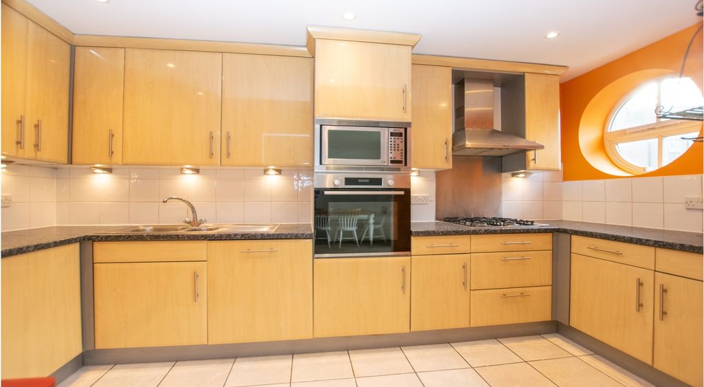Property photo 2 of 16 Kitchen