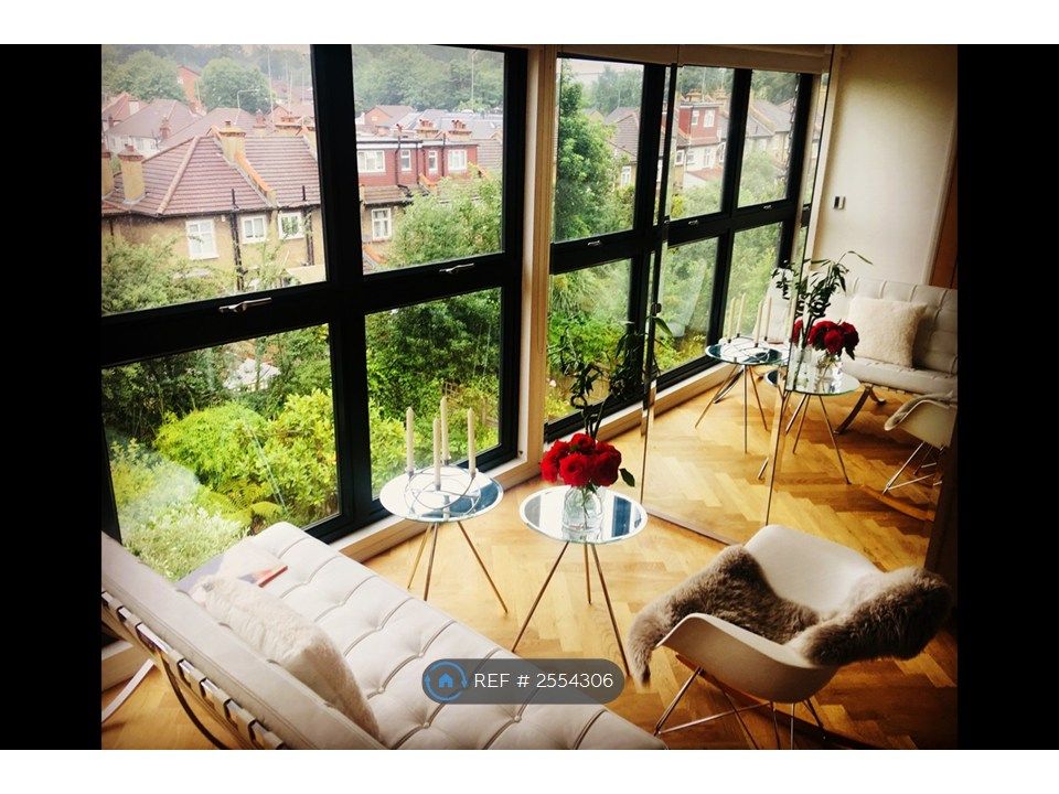 Property photo 1 of 17 Top Bedroom Lounge Area