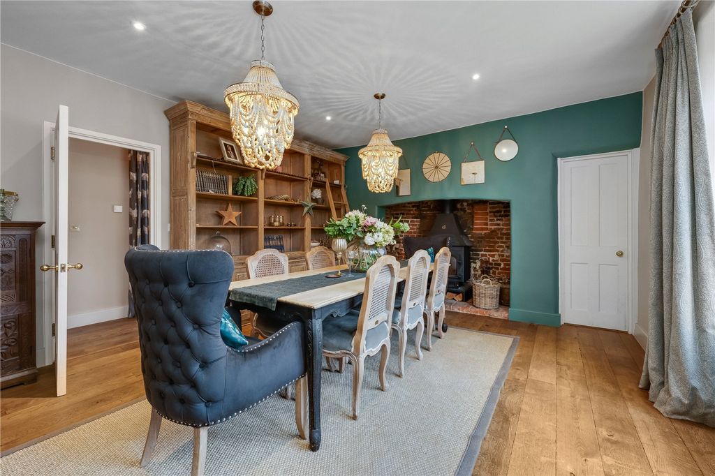Property photo 3 of 40 Dining Room