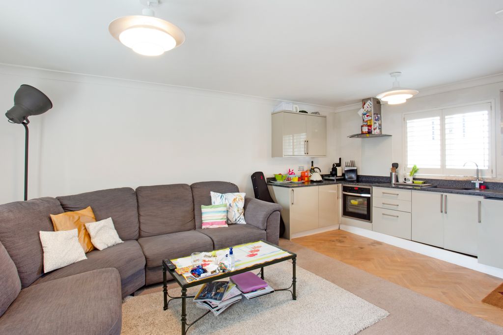 Property photo 3 of 7 Carrara Wharf, Ranel