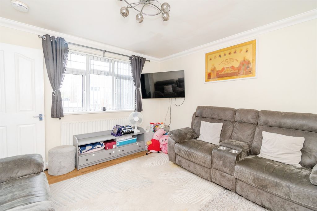 Property photo 3 of 17