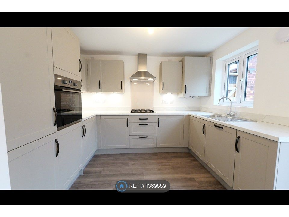 Property photo 2 of 34 Kitchen