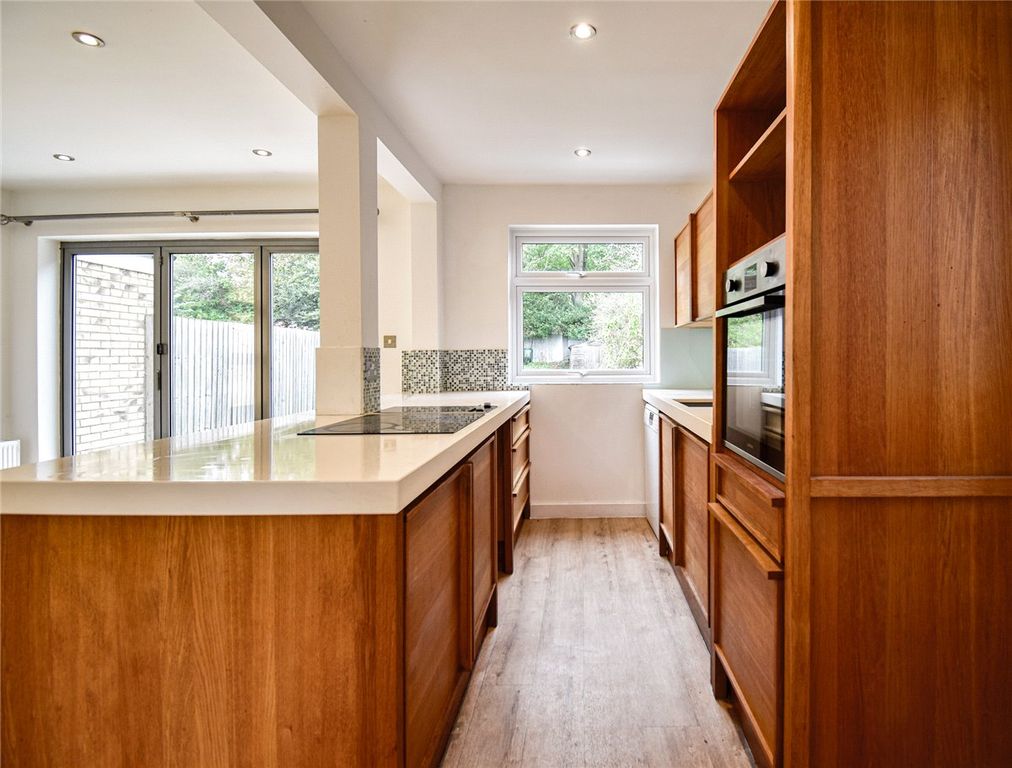 Property photo 2 of 15 Picture No. 41