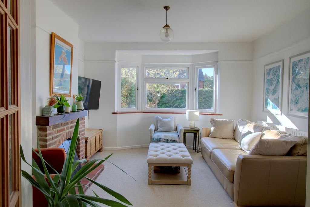 Property photo 3 of 23 Sitting Room