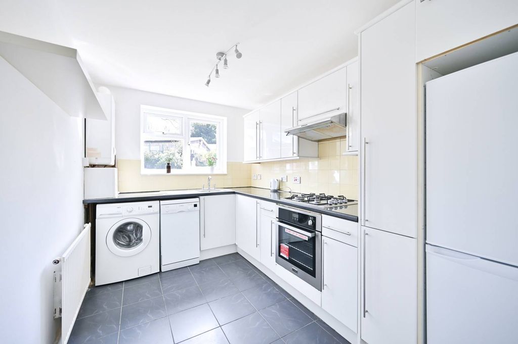 Property photo 1 of 9