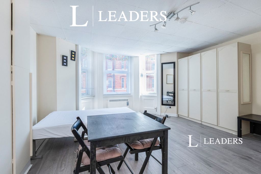Property photo 3 of 11 Pbox-Img.Jpg