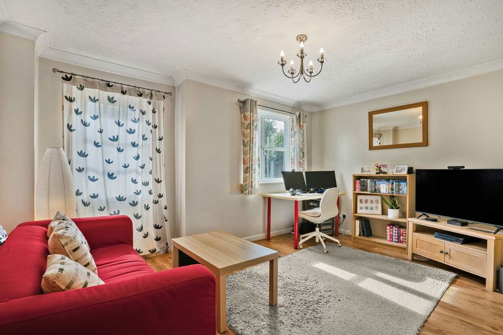 Property photo 2 of 6