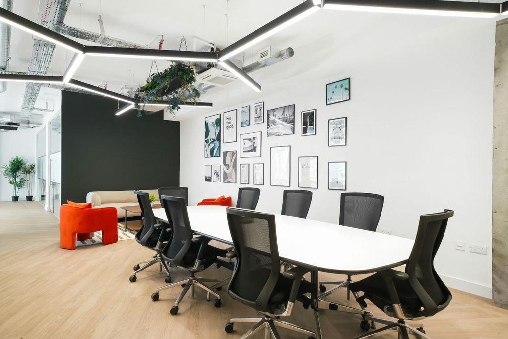 Property photo 3 of 13 Suite 3