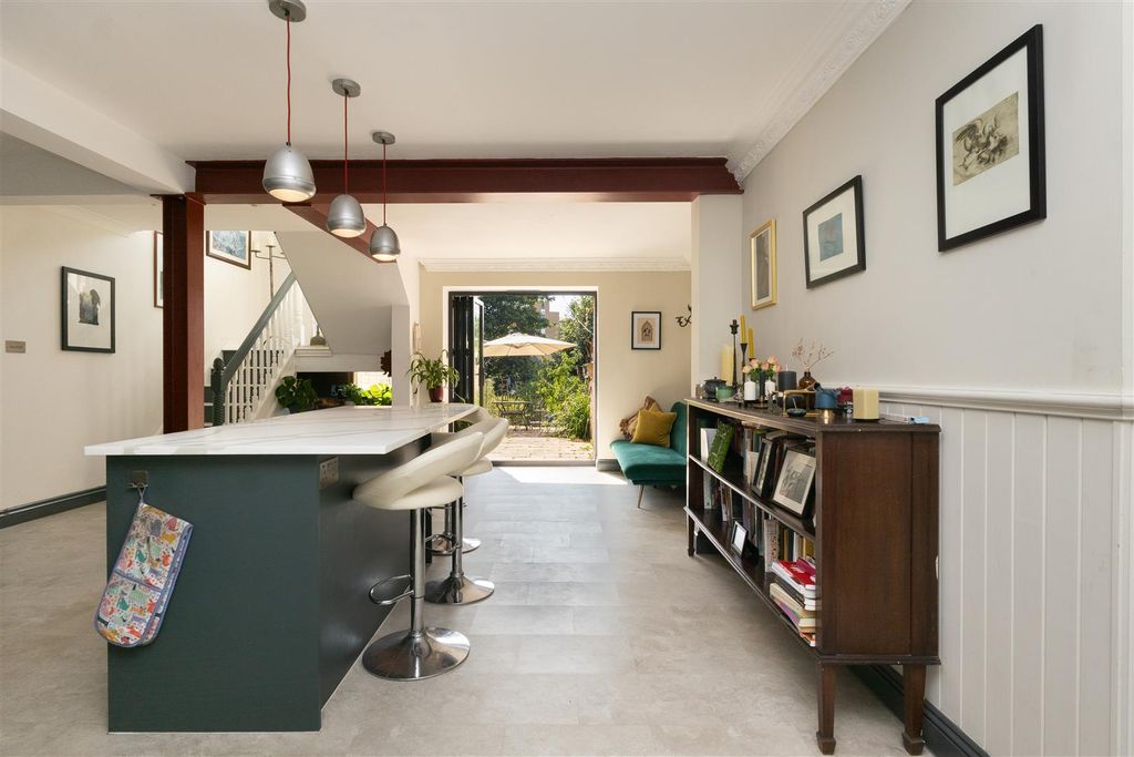 Property photo 2 of 34 Kitchen/Diner