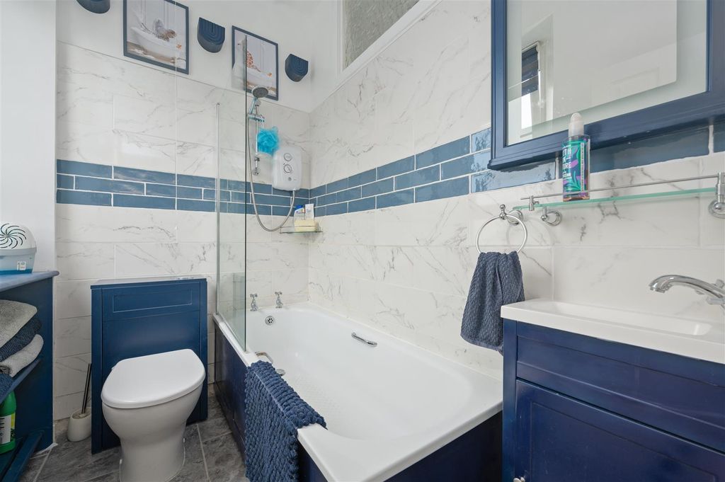 Property photo 3 of 25 44Gardenersstreet005.Jpg