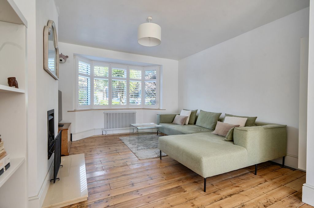 Property photo 2 of 15 1446960-17-69E25c...