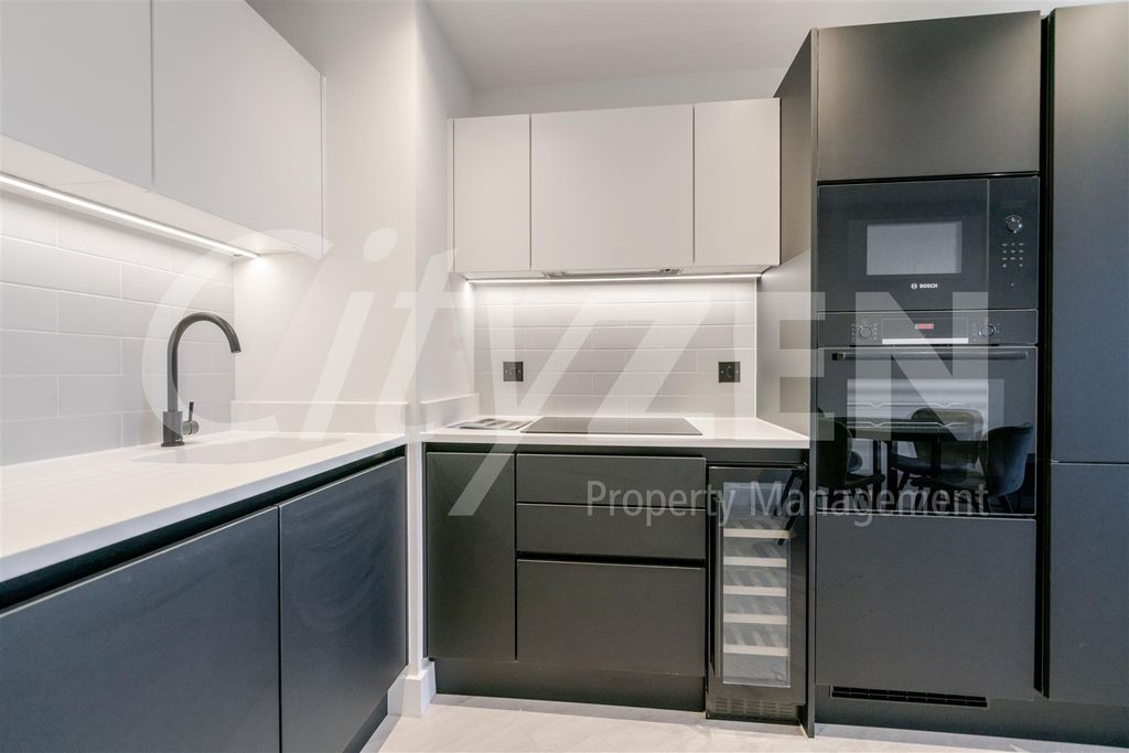 Property photo 2 of 18 Kitchen