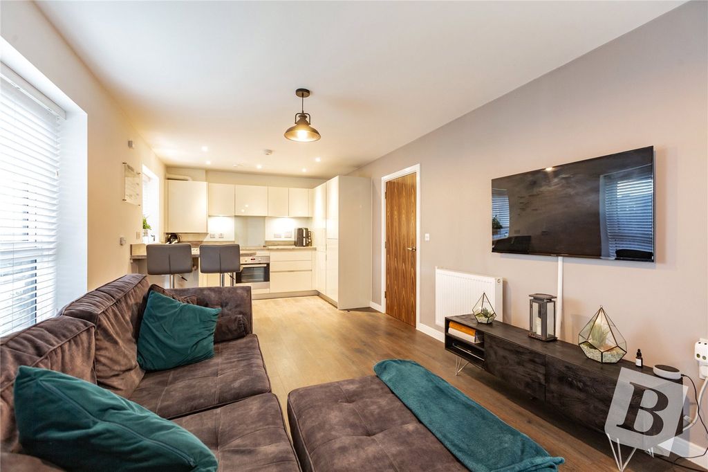 Property photo 2 of 14 Living / Kitchen