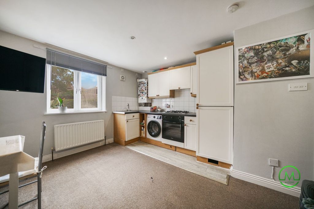 Property photo 3 of 11 Gallery