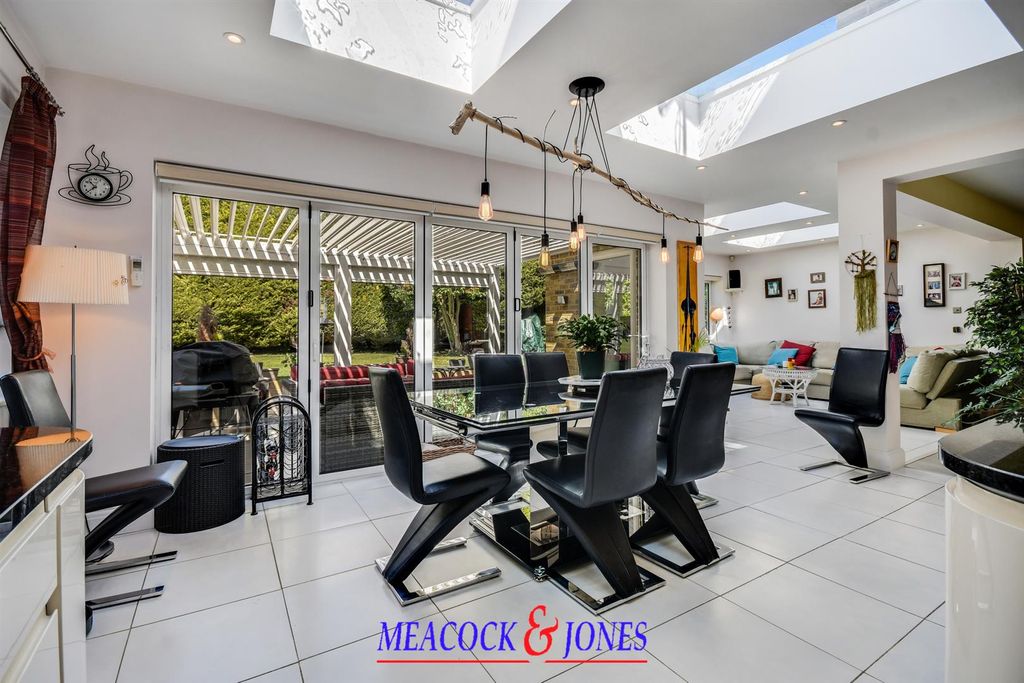 Additional image 12 of 5 bed detached house for saleHillwood Grove, Hutton Mount, Brentwood CM13