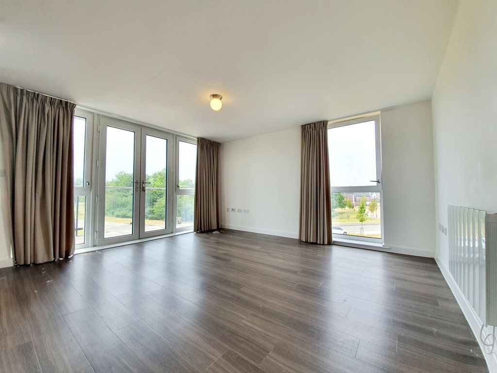 Property photo 3 of 12 Lounge