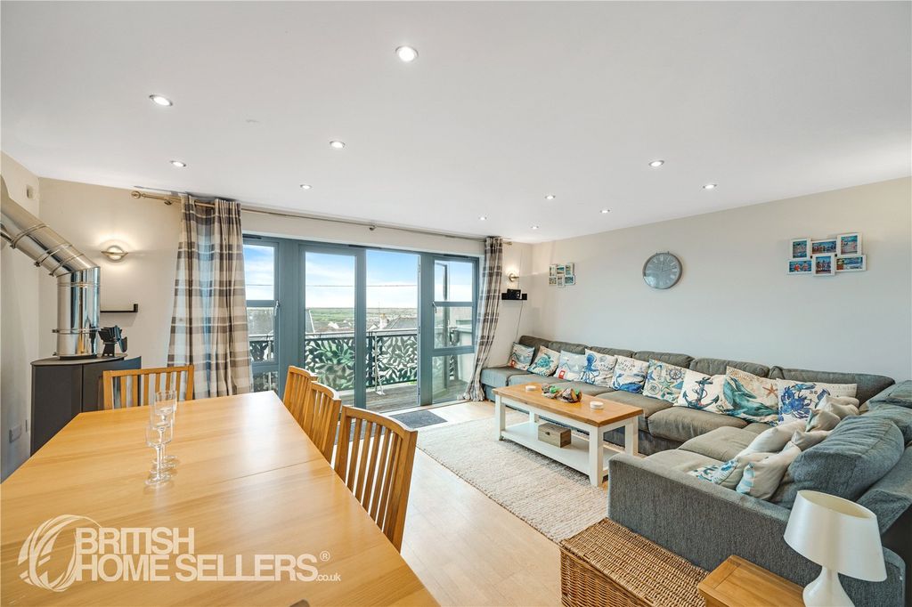 Property photo 3 of 15 Picture No. 10