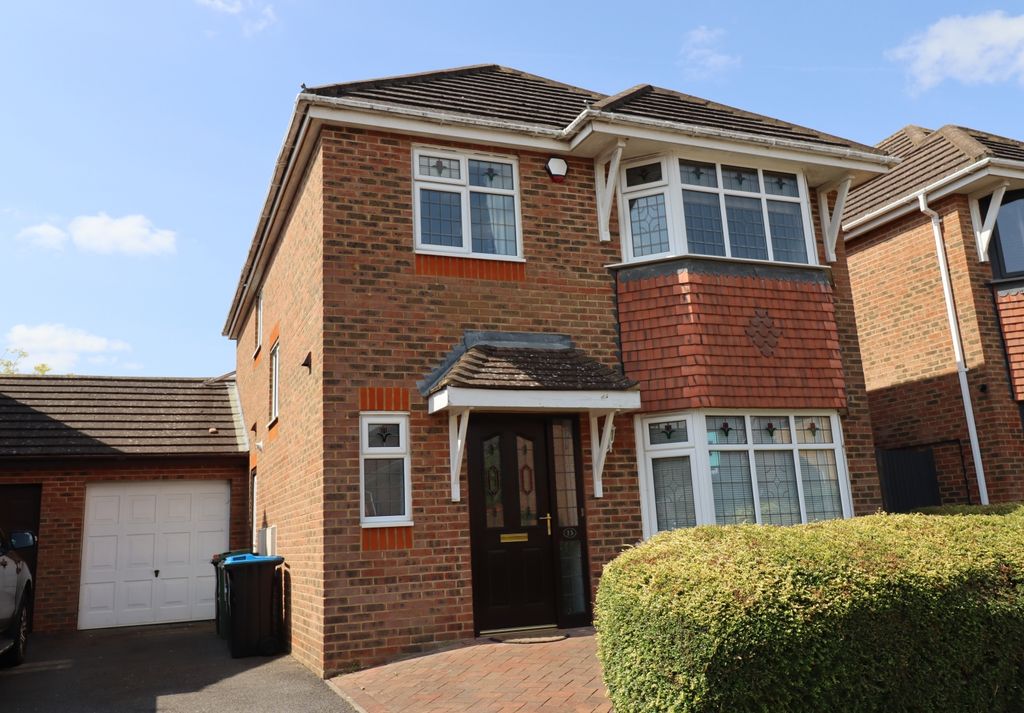 Property photo 1 of 12 13 Wiltshire Way Front