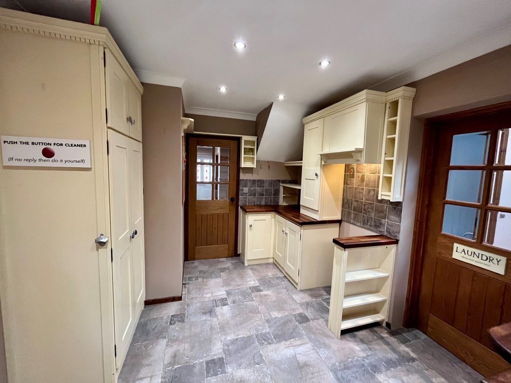 Property photo 2 of 20 Image