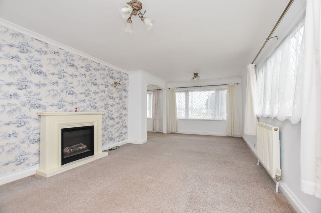 Property photo 3 of 28