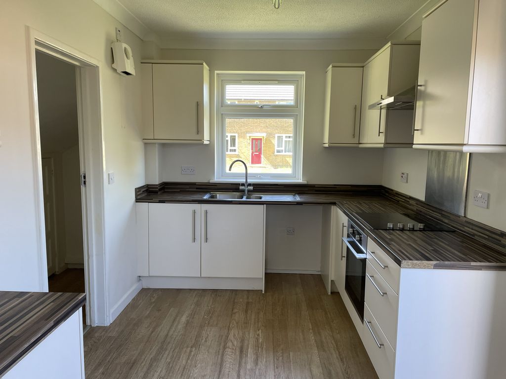 Property photo 2 of 9 Kitchen 