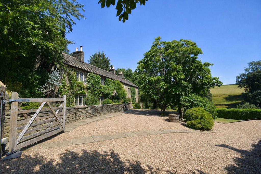 Property photo 1 of 39