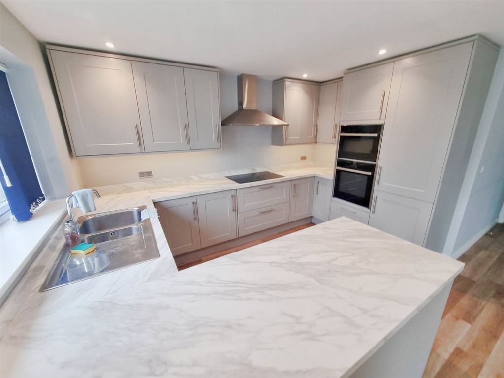 Property photo 2 of 15 Picture No. 31